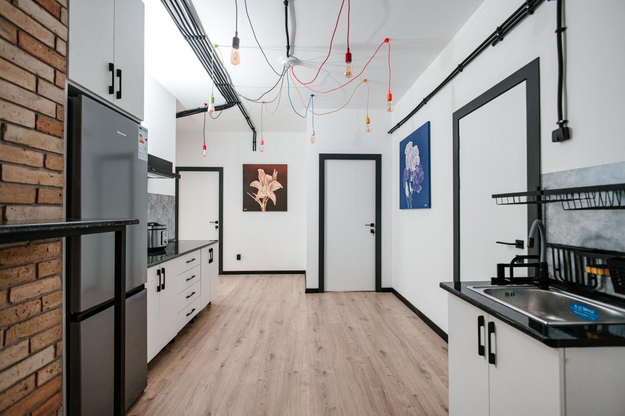68 Hostel 比什凯克 外观 照片